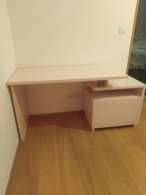Stůl na míru, realizace 2, pohled 2