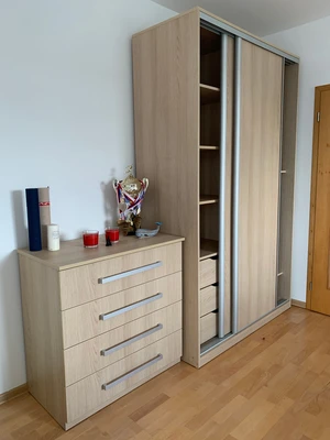 Vestavěná skříň - Typ, realizace 1, pohled 2