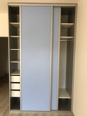 Vestavěná skříň - Typ, realizace 2, pohled 1