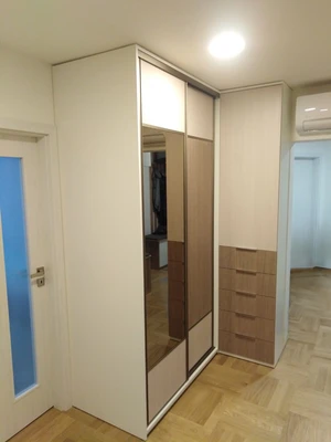 Vestavěná skříň - Typ, realizace 6, pohled 1